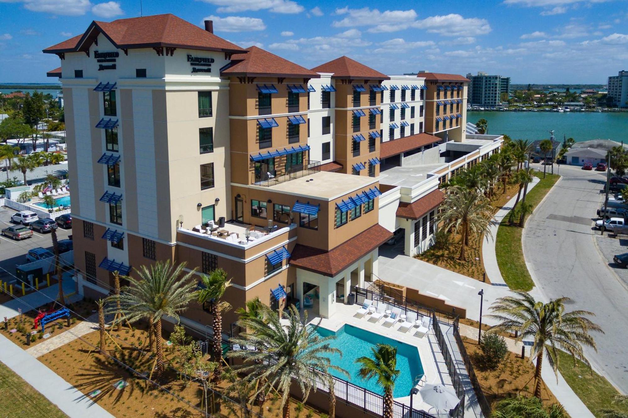 Fairfield Inn & Suites By Marriott Клиъруотър Бийч Екстериор снимка